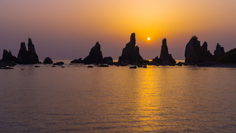 Sun rise at Hashiguiiwa Wakayama by FIND47.JP