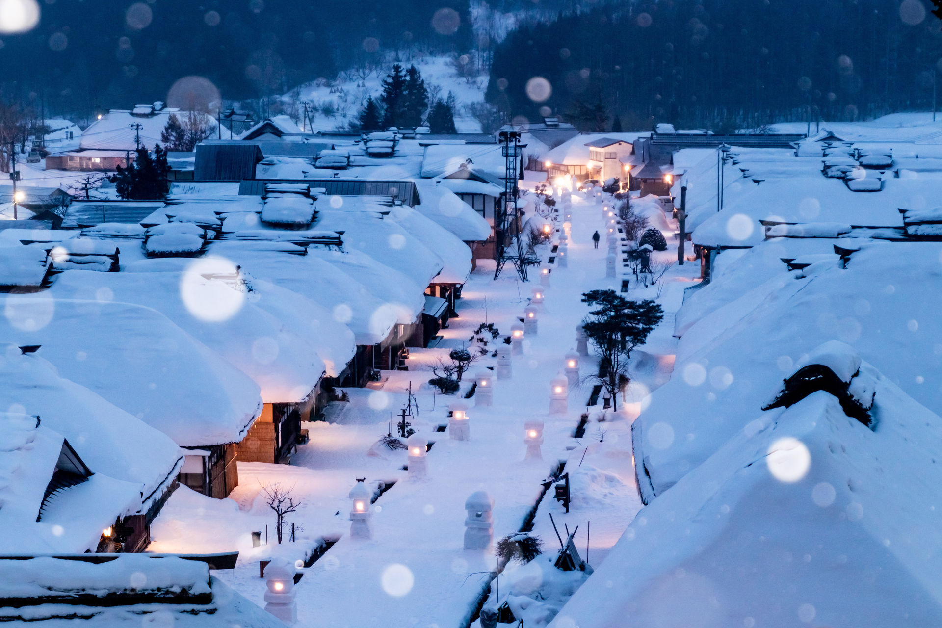 雪降る大内宿 福島県 について詳しく見る Find 47