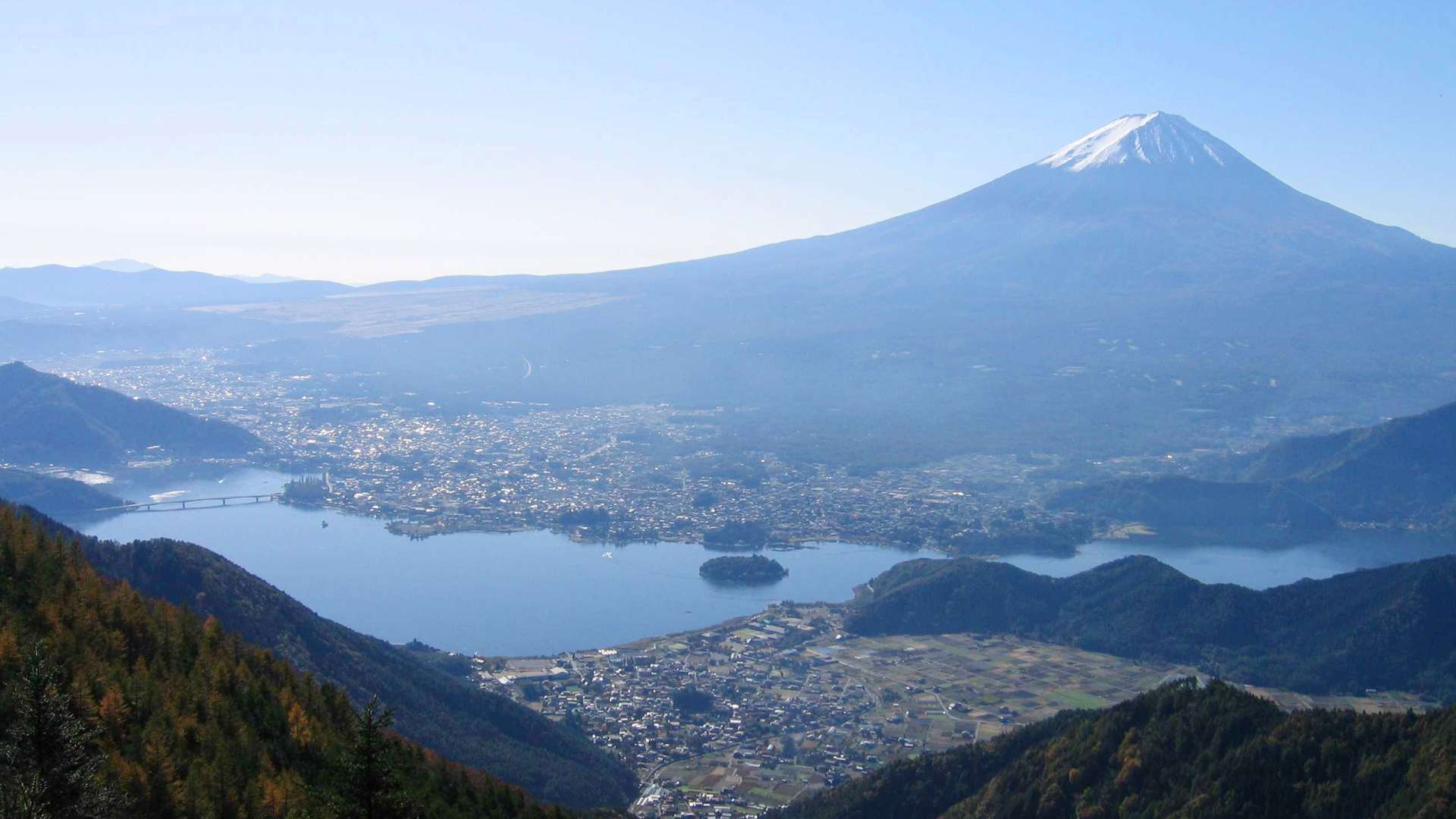 笛吹市芦川町新道峠からの富士山 by FIND47.JP