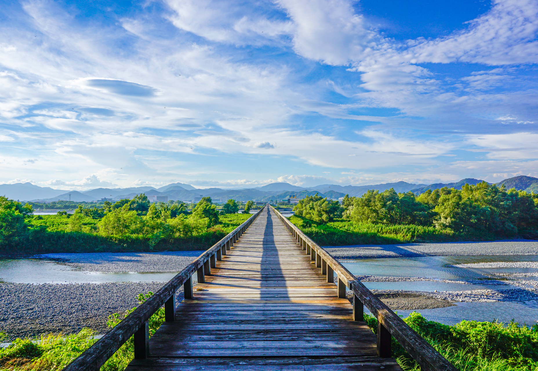 蓬莱橋 世界一長い木造歩道橋 静岡県 について詳しく見る Find 47